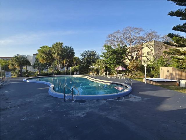 4 of 50 - 2860 Somerset Drive #317k, Lauderdale Lakes, FL