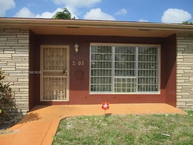 5 of 14 - 205 Ne 175th Street, North Miami Beach, FL
