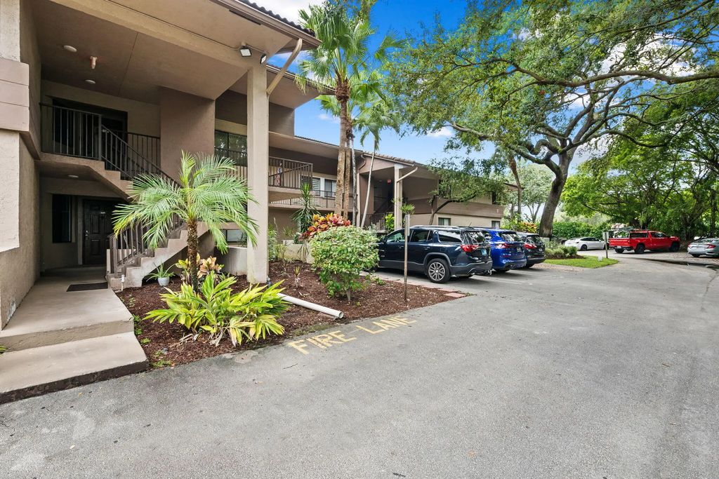 9503 Nw 2nd Place #3-b, Coral Springs