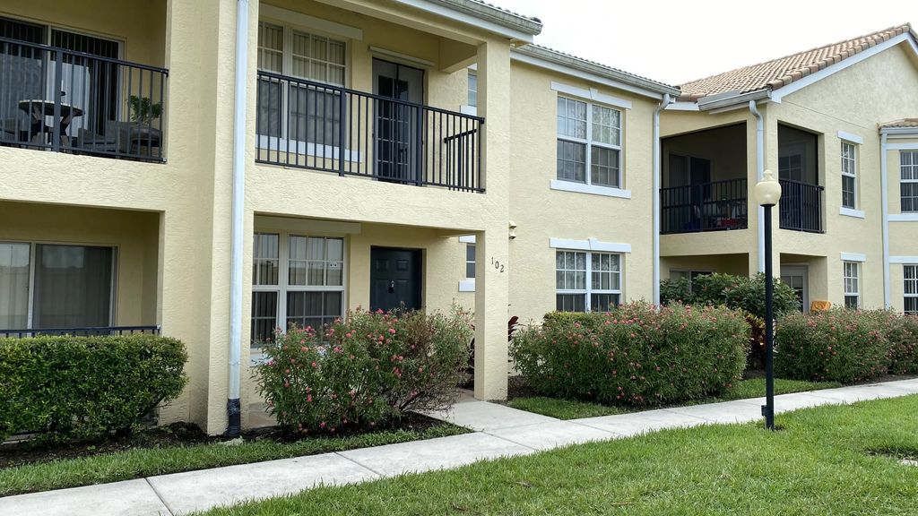 158 Sw Peacock Boulevard #30-102, Port St. Lucie