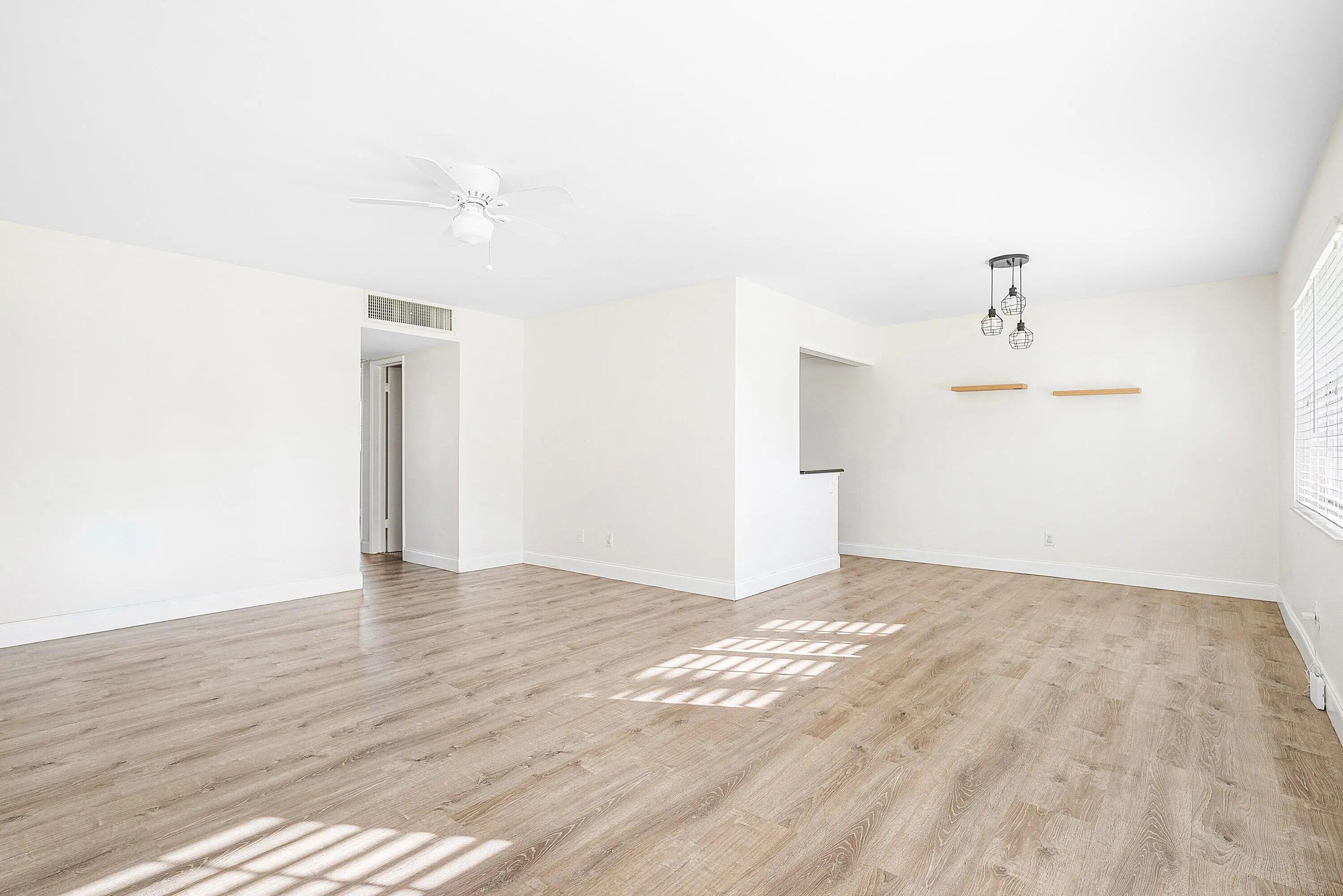 2455 Ne 51st Street #e102, Fort Lauderdale