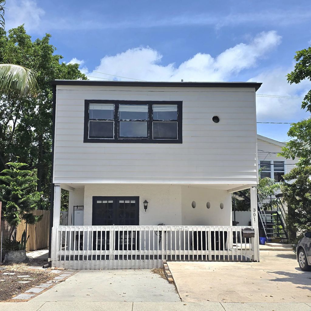 3709 S Olive  Avenue #301 Central Dr, West Palm Beach