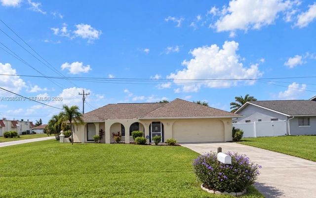 1328 Se 15th Place, Cape Coral