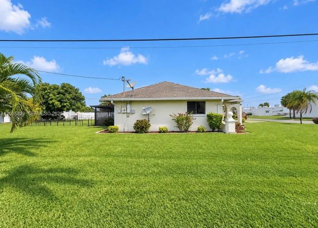 3 of 17 - 1328 Se 15th Place, Cape Coral, FL