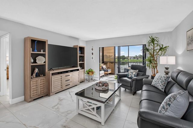 4 of 58 - 7310 Ashford Place #205, Delray Beach, FL