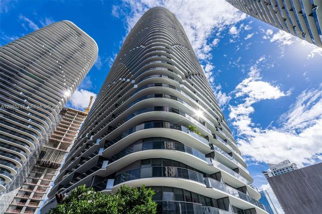 45 Sw 9th Street #3302, Miami