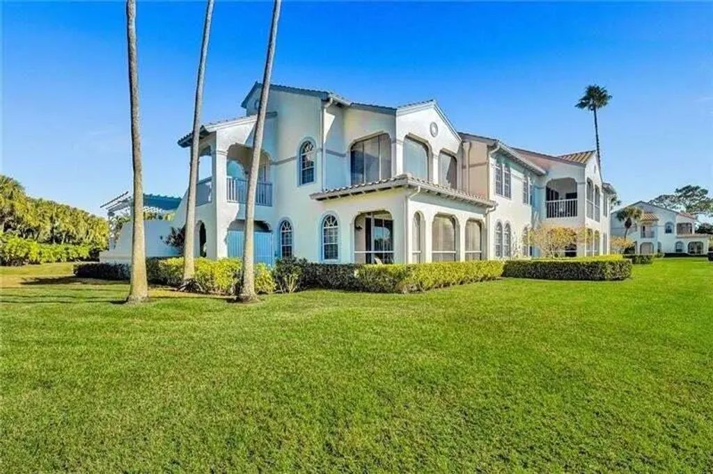 704 Ryder Cup Circle, Palm Beach Gardens