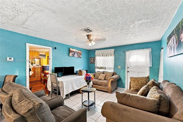 5 of 24 - 2622 Nw 24th Court, Fort Lauderdale, FL