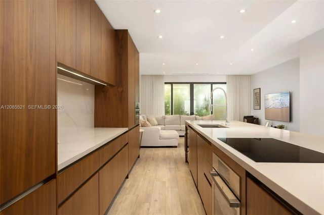 4 of 31 - 2957 Coconut Avenue, Coconut Grove, FL