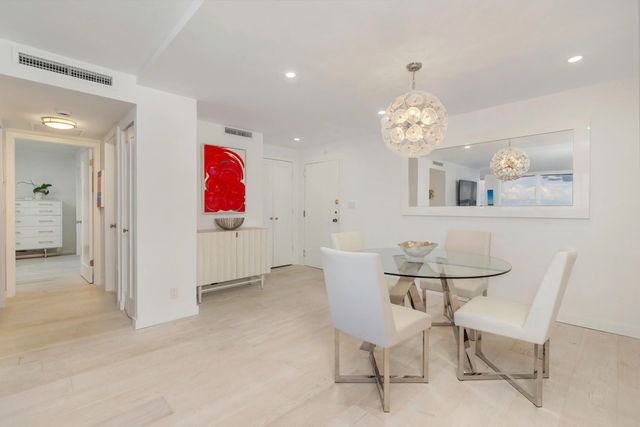 5 of 14 - 1801 S Flagler Drive #906, West Palm Beach, FL