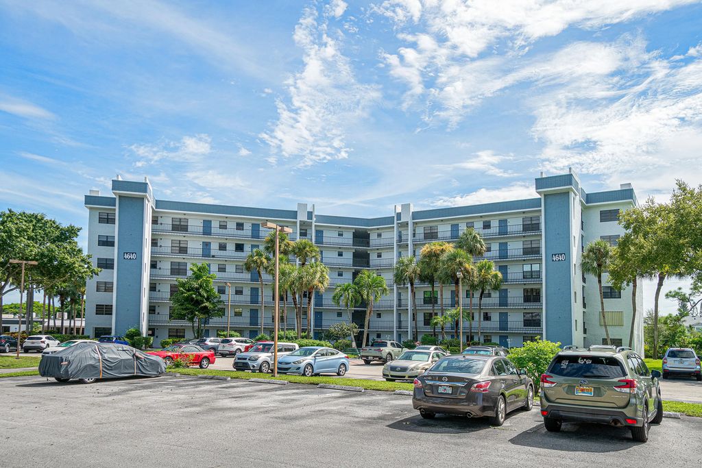 4640 Lucerne Lakes Boulevard W #303, Lake Worth
