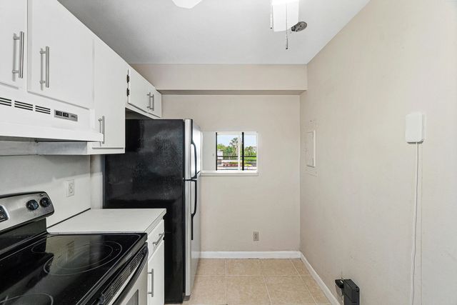 5 of 26 - 4640 Lucerne Lakes Boulevard W #303, Lake Worth, FL
