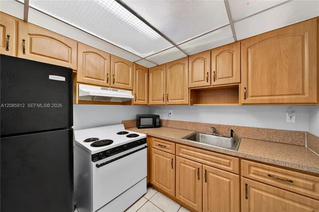 4 of 21 - 1801 Ne 140th Street #108, North Miami, FL