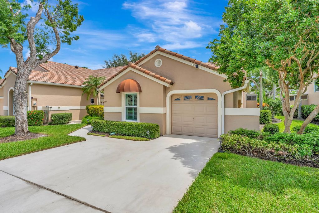 204 Sabal Palm Lane, Palm Beach Gardens
