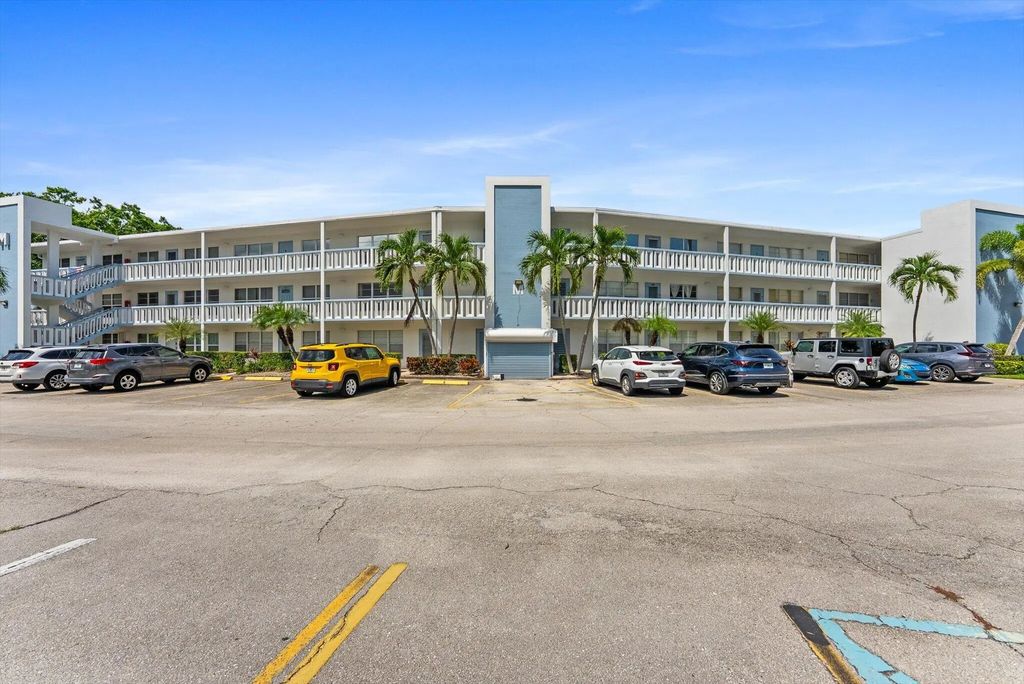 309 Wellington M, West Palm Beach