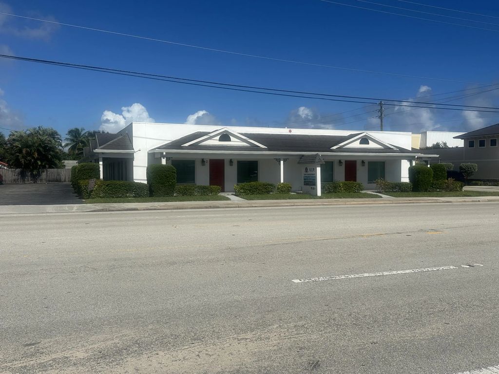401 W Lantana Road, Lantana