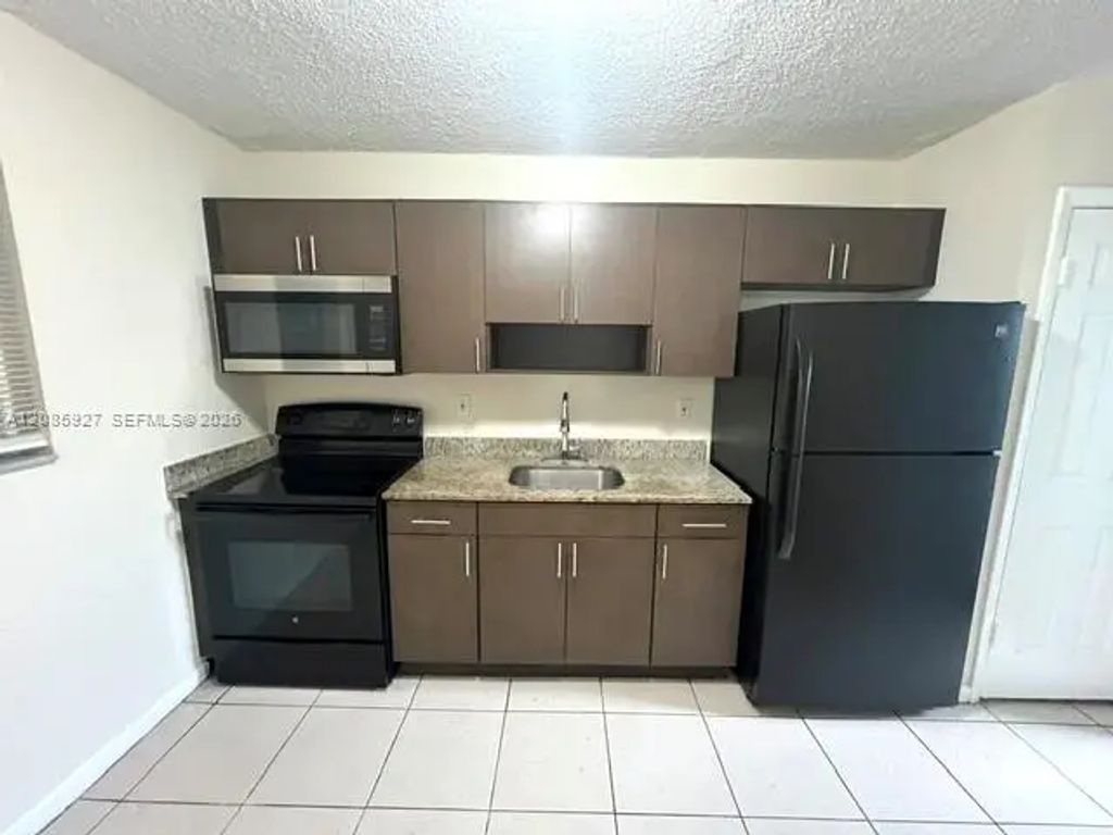 685 Ne 85th Street #1, Miami