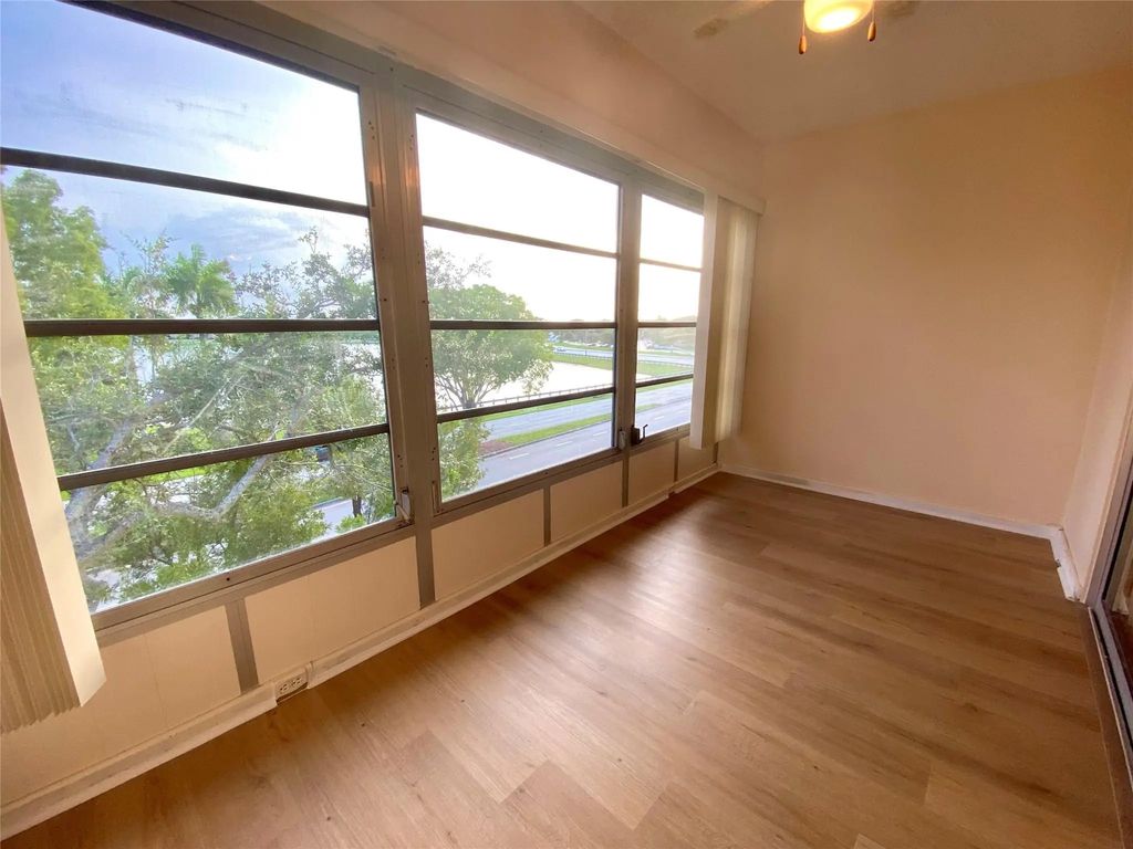 1000 Sw 128th Terrace #411v, Pembroke Pines