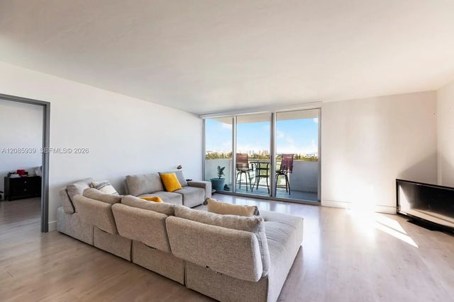 5 of 24 - 1200 West Avenue #907, Miami Beach, FL