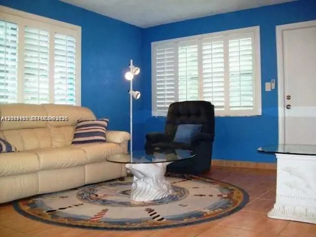 5 of 7 - 1007 N 19th Avenue #19, Hollywood, FL