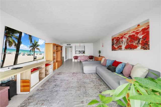 5 of 40 - 2401 S Ocean Drive #1702, Hollywood, FL