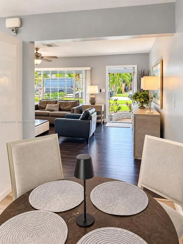 4 of 10 - 1107 Ne 16th Court, Fort Lauderdale, FL