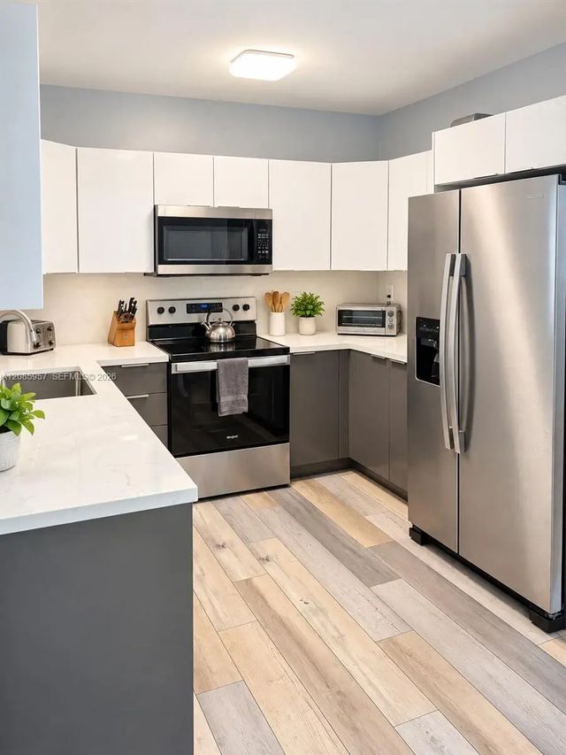 5 of 10 - 1107 Ne 16th Court, Fort Lauderdale, FL
