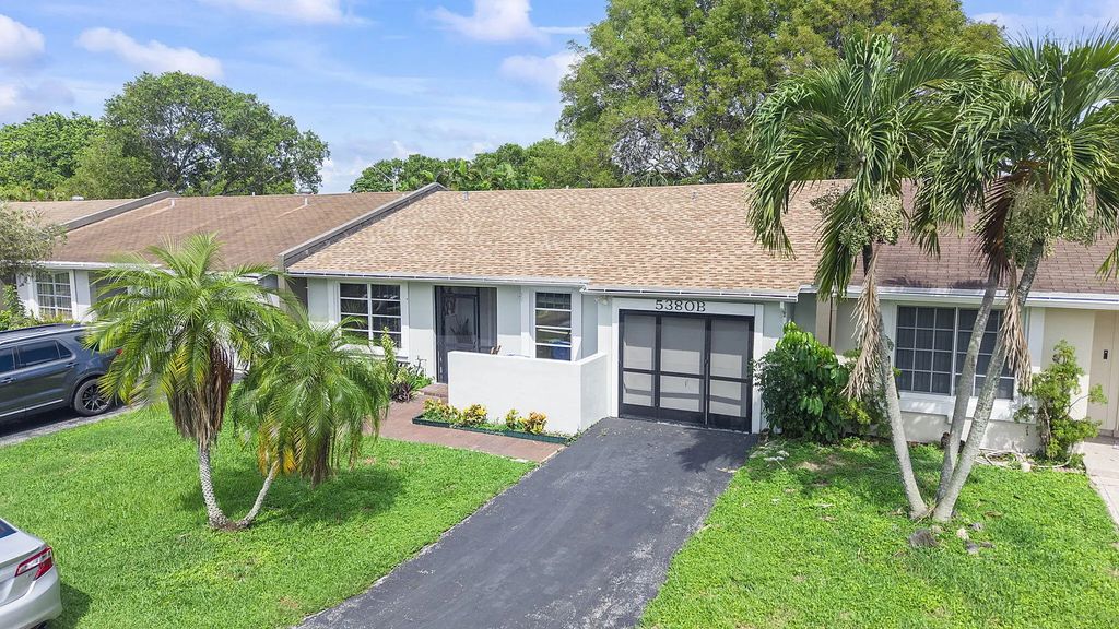 5380 Lakewood Circle S #b, Margate