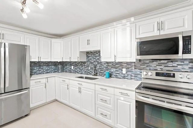5 of 30 - 809 N 22nd Street, Fort Pierce, FL