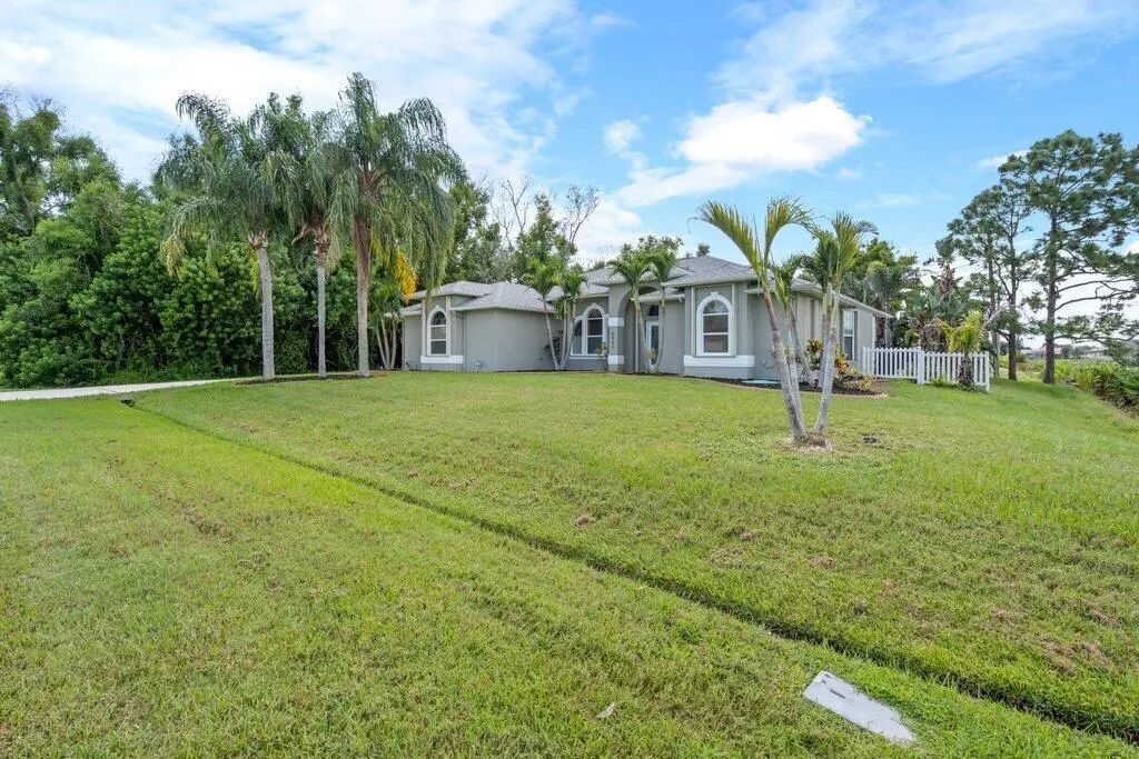 6862 Nw Jorgensen Road, Port St. Lucie