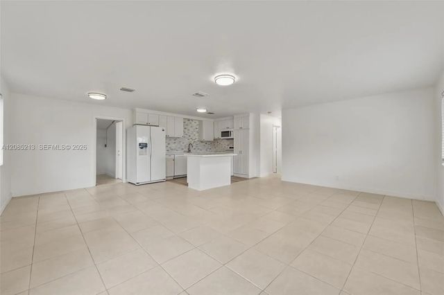 5 of 25 - 5820 Ne 2nd Avenue, Oakland Park, FL