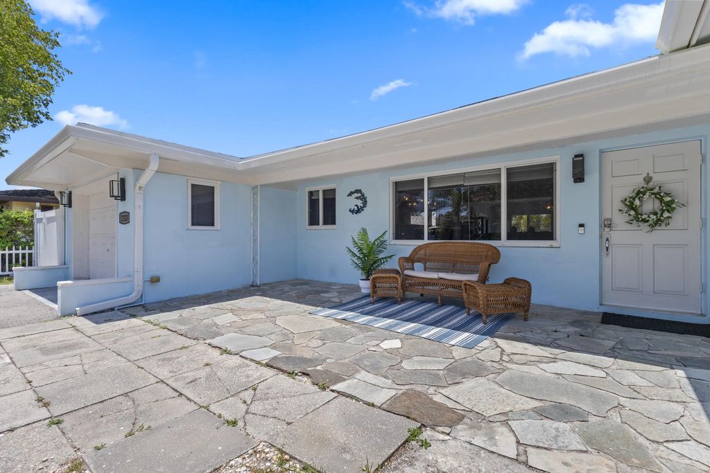 2333 Se 11th Street, Pompano Beach