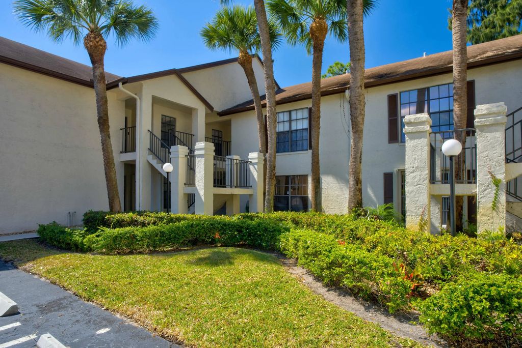 3237 Perimeter Drive #2512, Greenacres