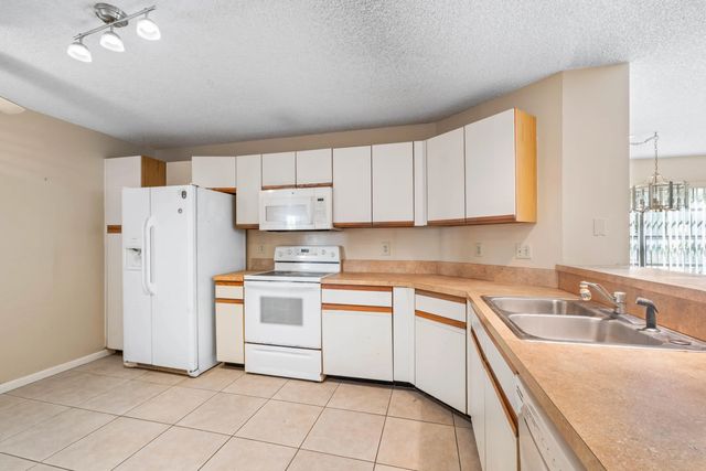 2 of 33 - 3237 Perimeter Drive #2512, Greenacres, FL