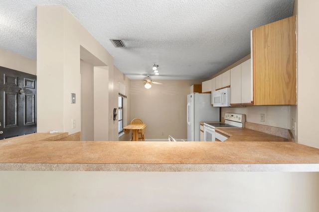 4 of 33 - 3237 Perimeter Drive #2512, Greenacres, FL