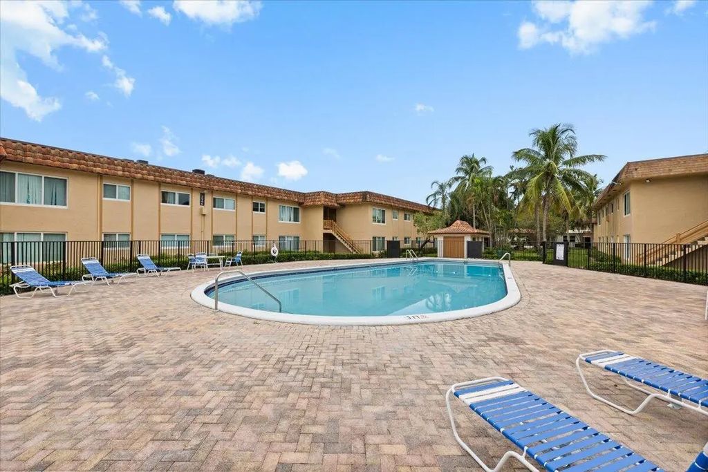 2531 Nw 39th Terrace #202, Lauderdale Lakes