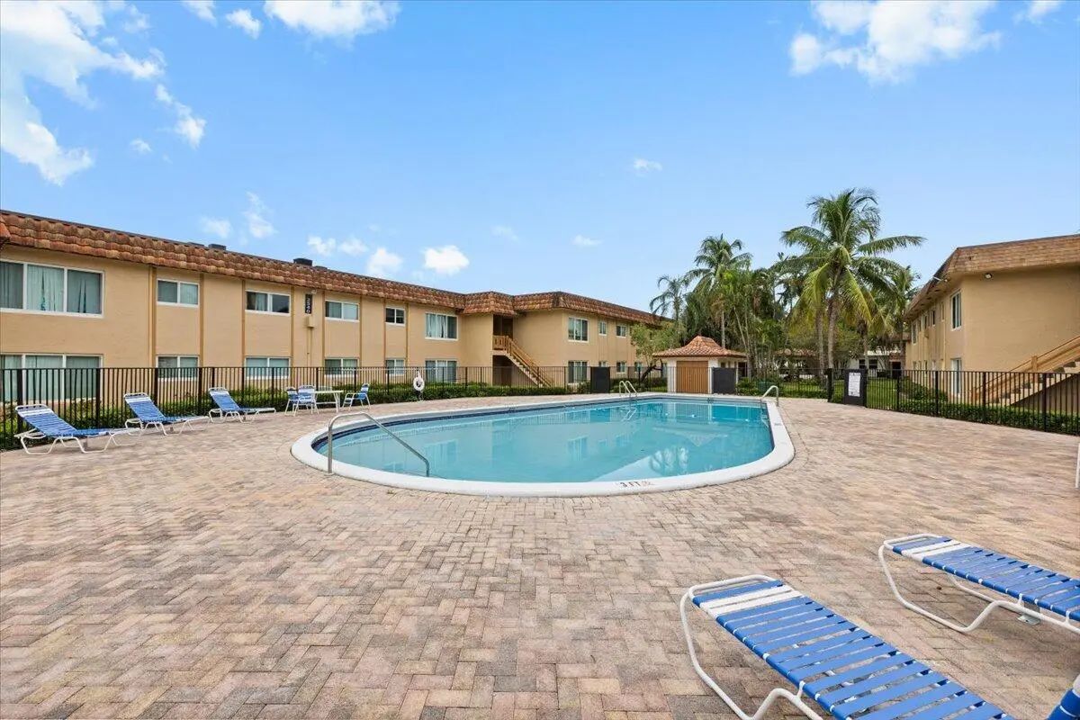 2531 Nw 39th Terrace #202, Lauderdale Lakes