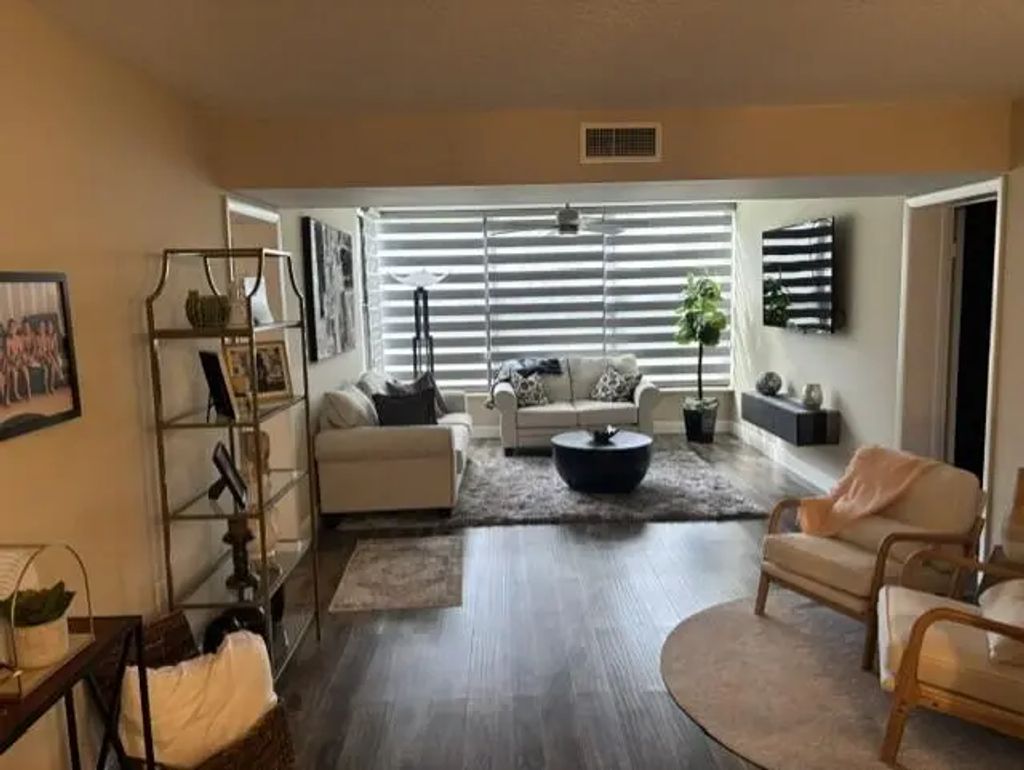 1707 Whitehall Drive #105, Davie