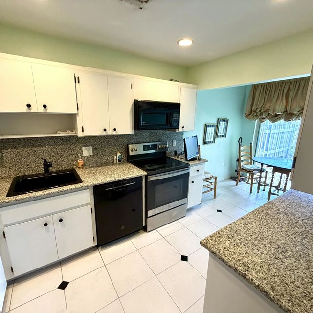 2 of 6 - 28 Southport Lane #b, Boynton Beach, FL