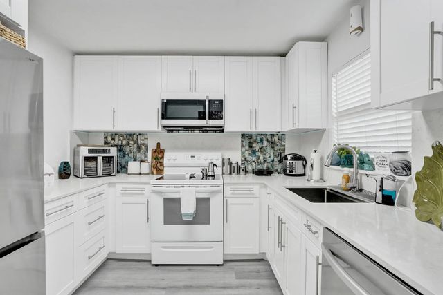 2 of 43 - 9540 Sunrise Lakes Boulevard #303, Sunrise, FL