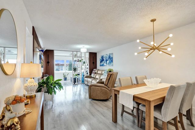 3 of 43 - 9540 Sunrise Lakes Boulevard #303, Sunrise, FL