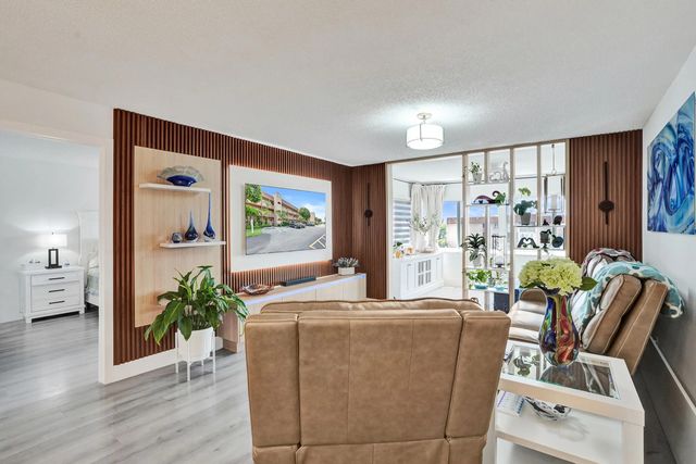 4 of 43 - 9540 Sunrise Lakes Boulevard #303, Sunrise, FL