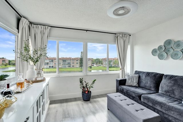 5 of 43 - 9540 Sunrise Lakes Boulevard #303, Sunrise, FL