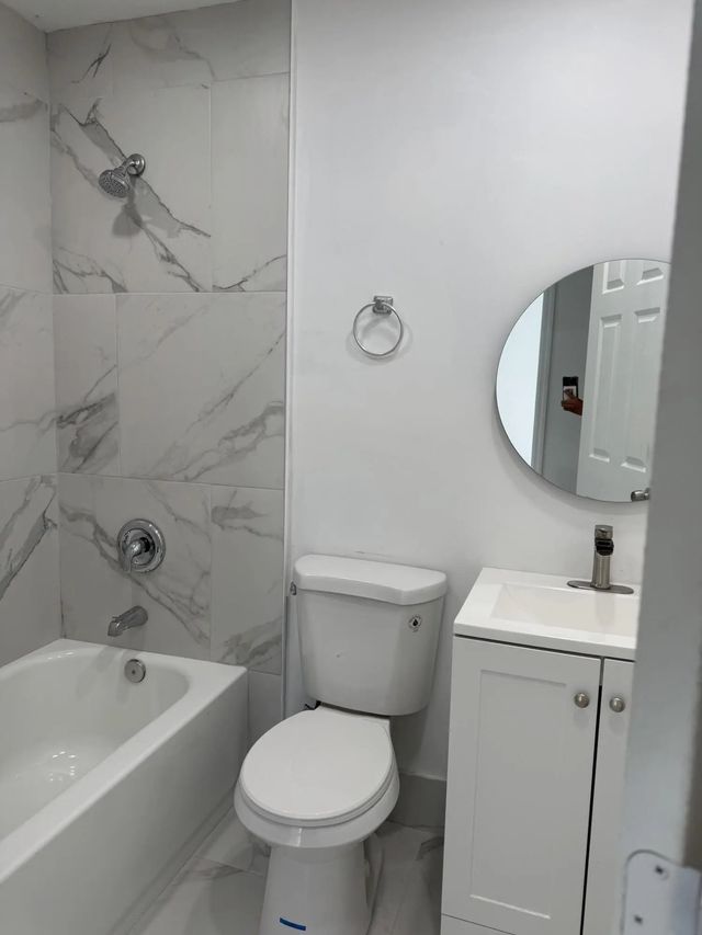 4 of 23 - 501 Sw 83rd Avenue, North Lauderdale, FL