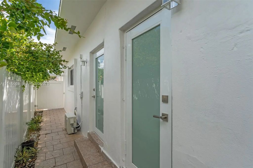 201 Sw 51st Court #5, Miami