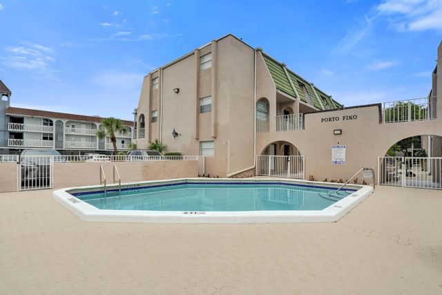 3 of 27 - 1100 Se 4th Avenue #5, Deerfield Beach, FL