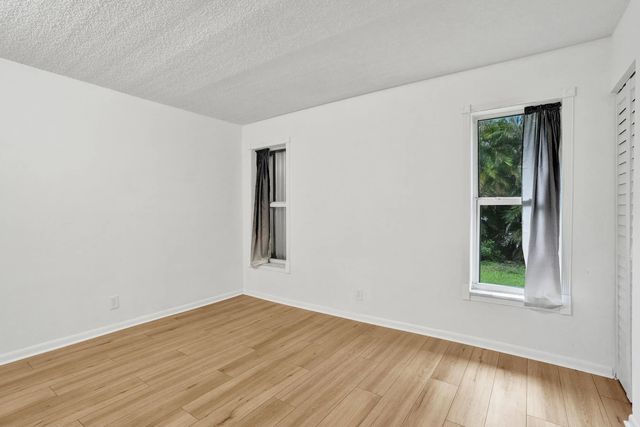5 of 27 - 1100 Se 4th Avenue #5, Deerfield Beach, FL