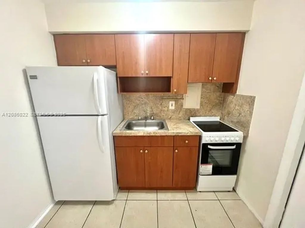 696 Ne 85th Street #2, Miami