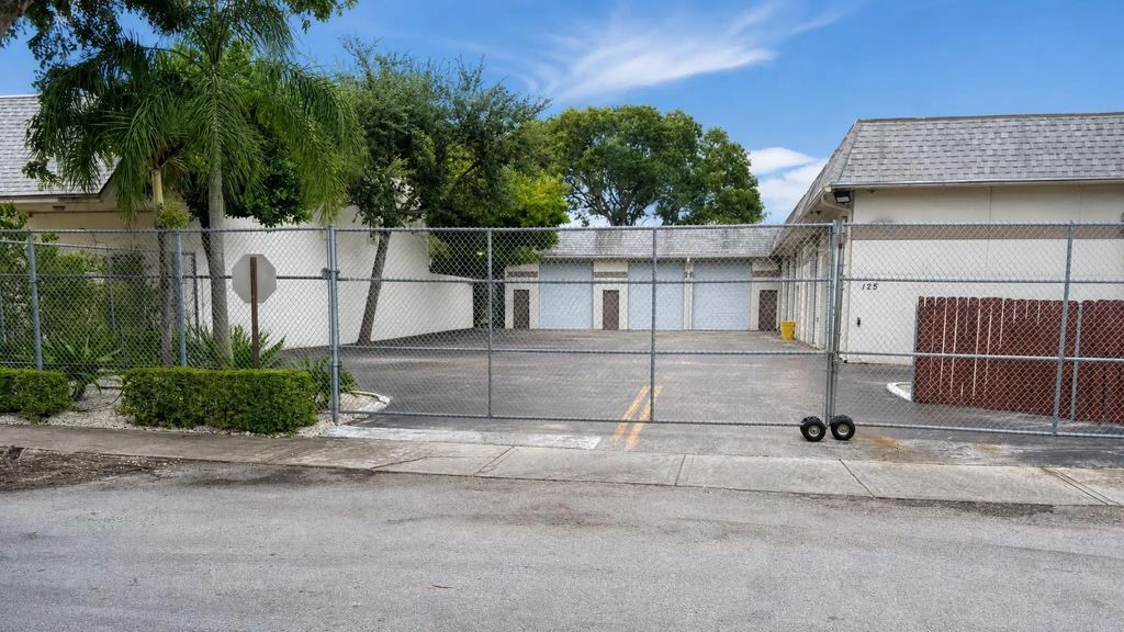 125 Se 3rd Street, Deerfield Beach