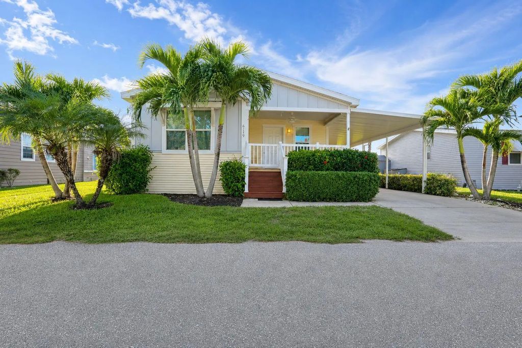 6119 N Ficus Lane, Atlantis
